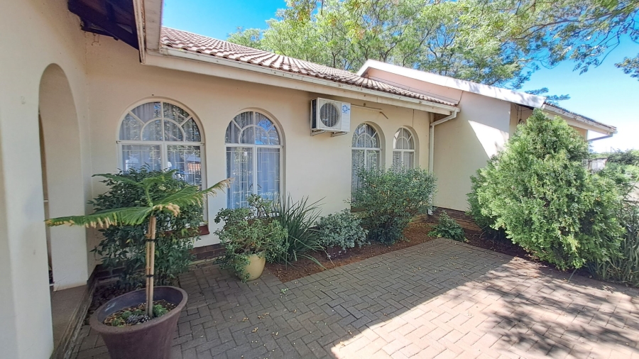 3 Bedroom Property for Sale in Langenhovenpark Free State